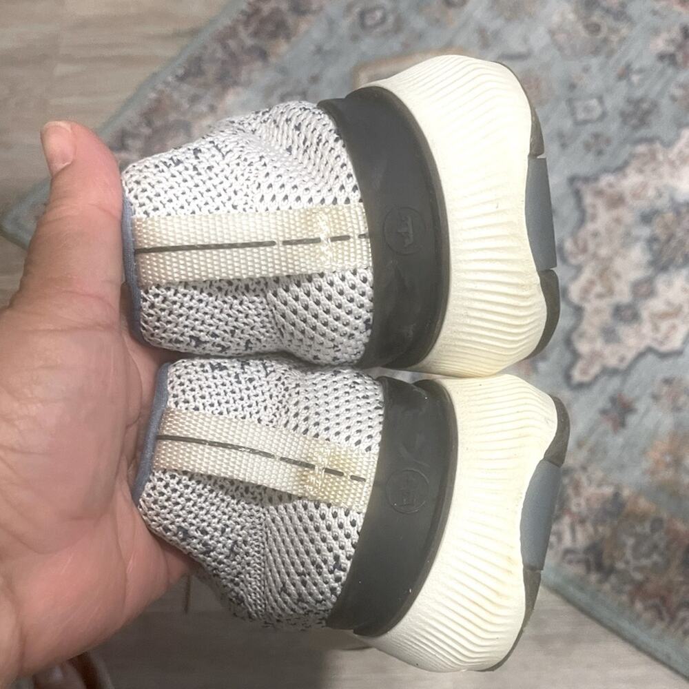 Peter Millar Blue and White size 8 woman's Sneakers - Picture 10 of 11